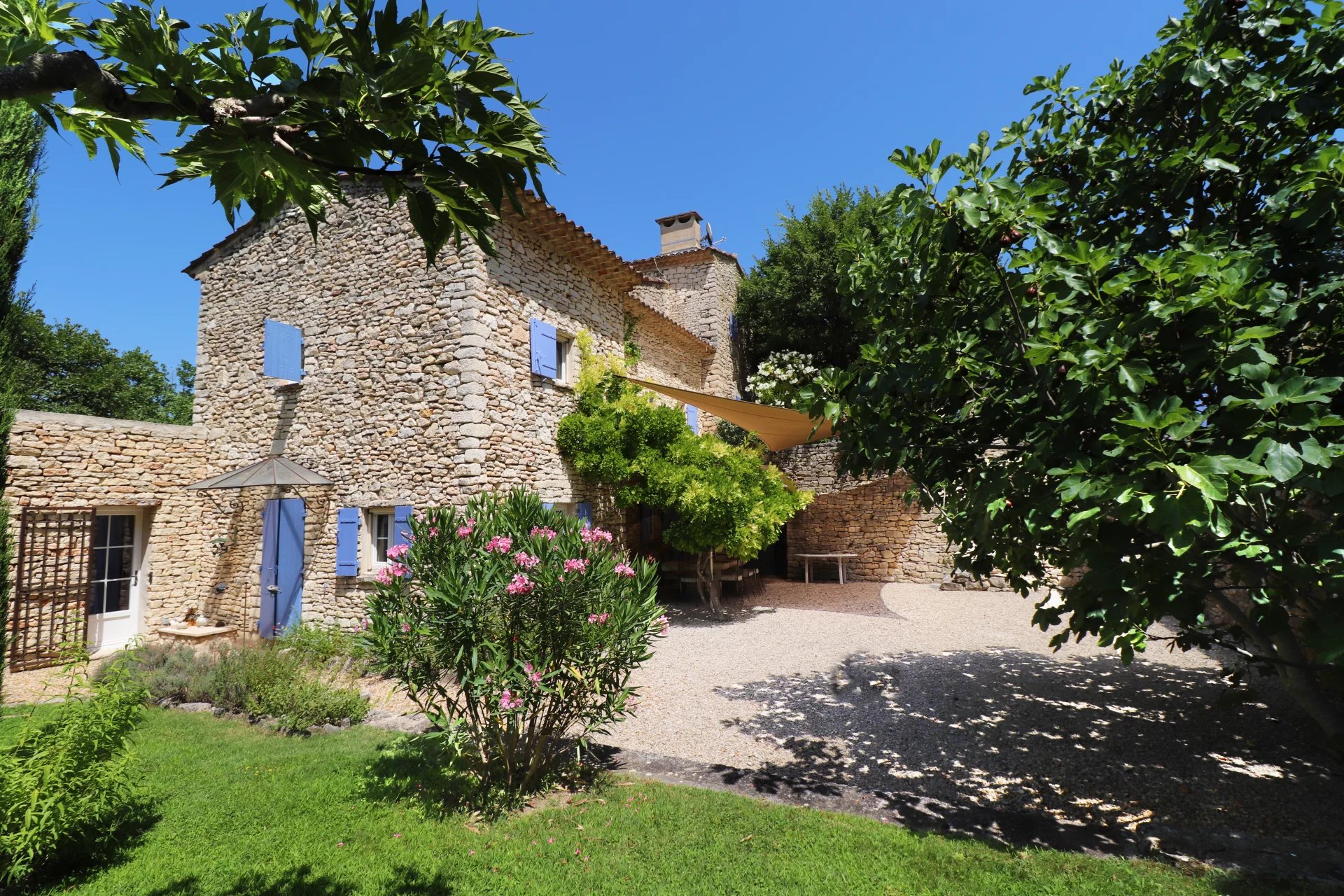 Authentique propriété en pierre au cœur du Luberon, à deux pas de Gordes à vendre – Gordes – Luberon / Provence – 1900000€