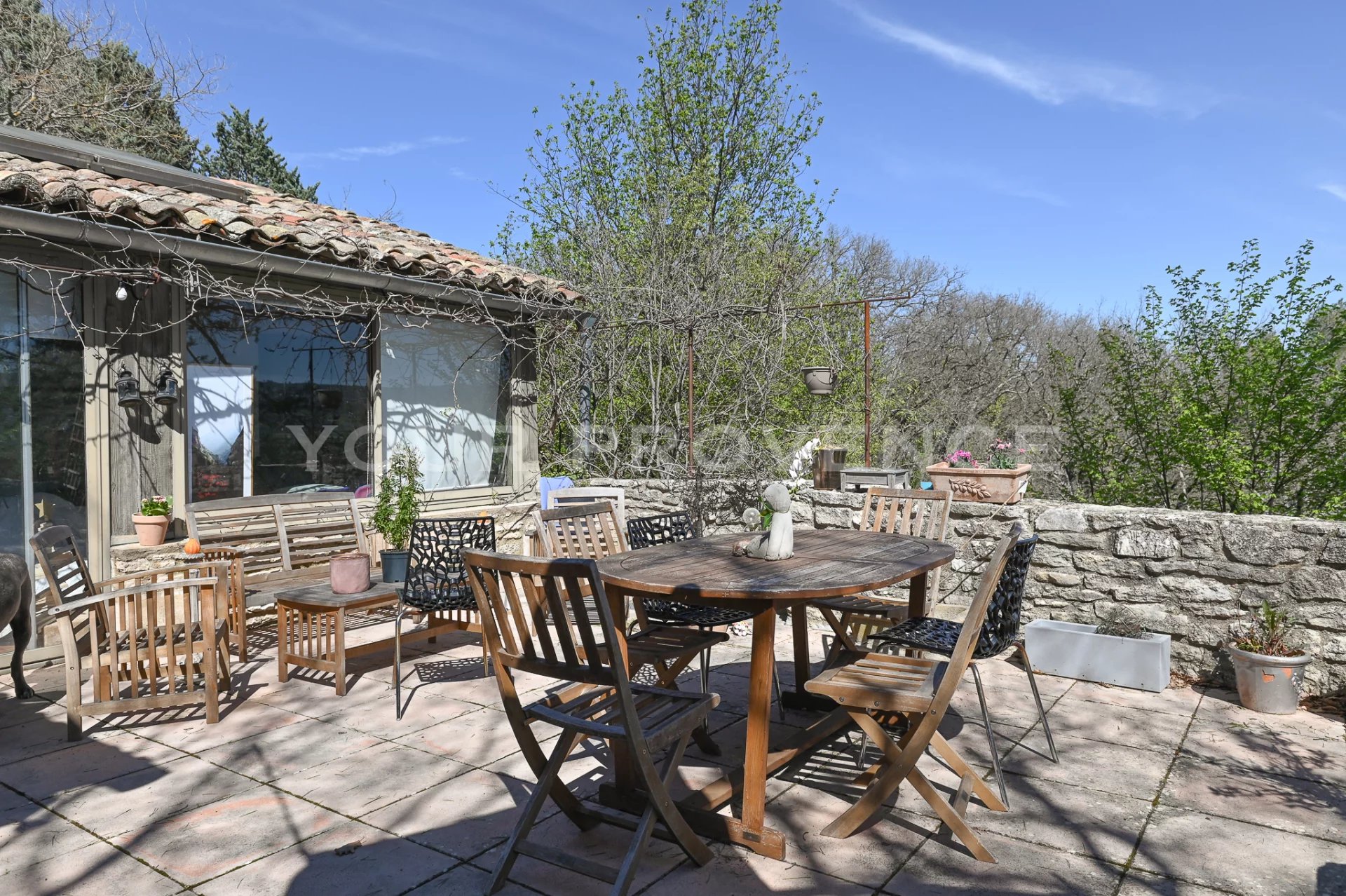 acheter MAISON D&rsquo;ARTISTE EN BORDURE DU VILLAGE AVEC VUE – Goult en Luberon – 435000€