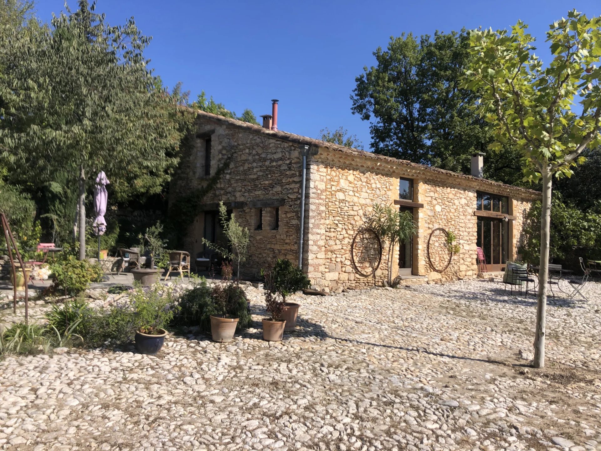 acheter CHARMANTE MAISON EN PIERRE À VILLARS à Villars en Provence – 650000€